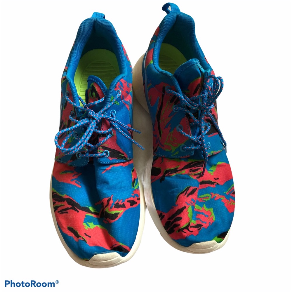 Nike Blue Tiger Camo Roshe Run Tennis Shoes